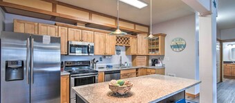 Waterfront Vacation Rental in Ocean Shores