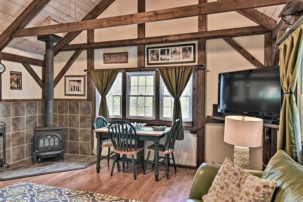 6 Mi To Grandfather Mtn: Lake Cottage W/ Deck - Sugar Mountain, NC