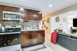 Apartment (1 Bedroom) | Interior - Pet-friendly DC Area Condo w/ Yard! (Silver Spring)