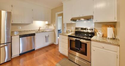 Cozy Home w/ Fenced Yard < 1 Mi Downtown Matthews!