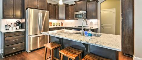 Apartment (3 Bedrooms) | Front of property