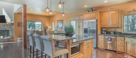 House (3 Bedrooms) | Interior