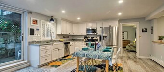 Martha's Vineyard Apt ~ 1 Mile to Inkwell Beach!