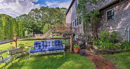 Martha's Vineyard Apt ~ 1 Mile to Inkwell Beach!