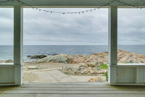 Historic Cottage w/ Beautiful Oceanfront View