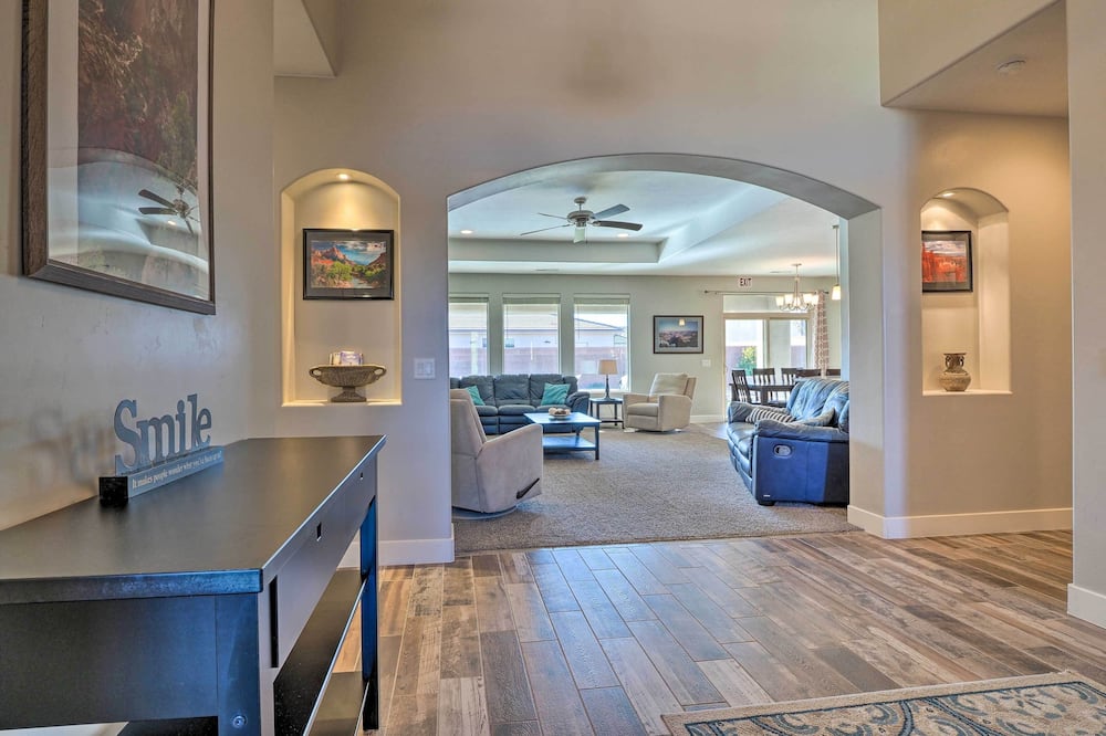 Adventure Bound Home w/ Pickleball, Hot Tub & More - Yant Flat, UT