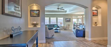 House (4 Bedrooms) | Interior