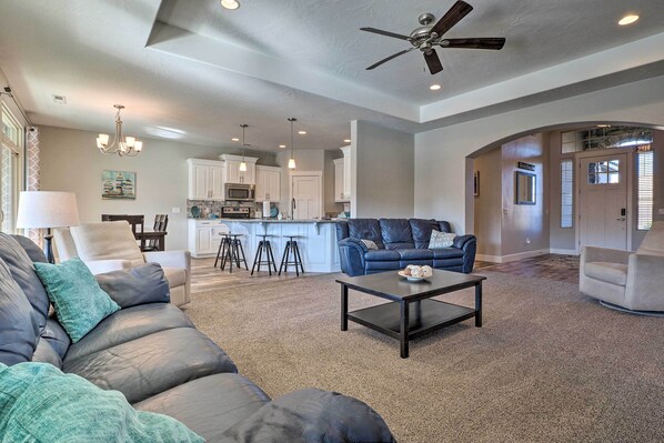 House (4 Bedrooms) | Interior