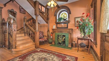 House (5 Bedrooms) | Front of property