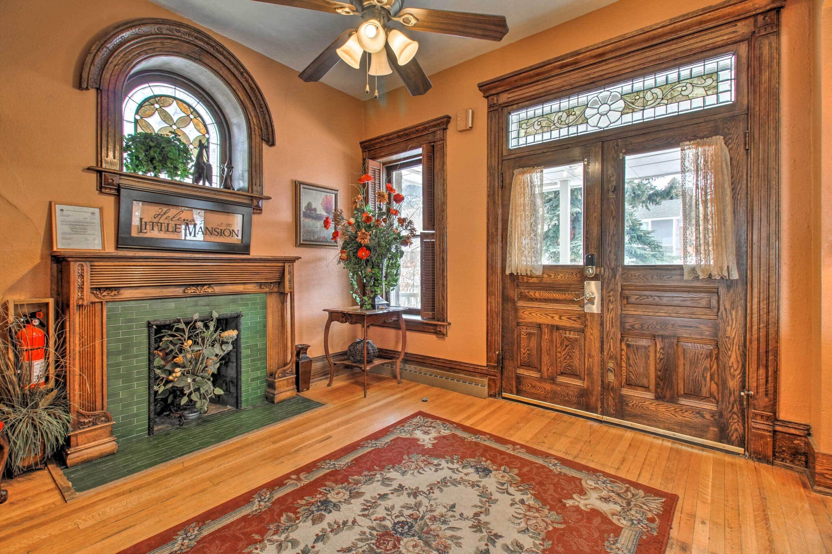 House (5 Bedrooms) | Interior