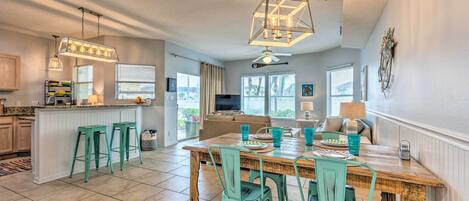 Apartment (2 Bedrooms) | Front of property