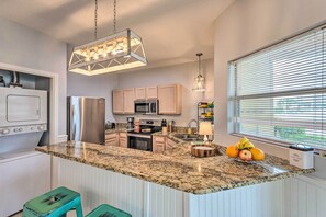 Apartment (2 Bedrooms) | Interior - Walk to Destin Beach: Coastal Condo w/ Pool Access (Destin)