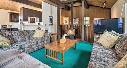 Mammoth Lakes Townhome < 2 Mi to Ski Area!