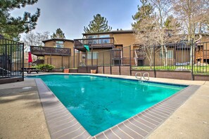 Interior - Mammoth Lakes Townhome < 2 Mi to Ski Area! (Mammoth Lakes)