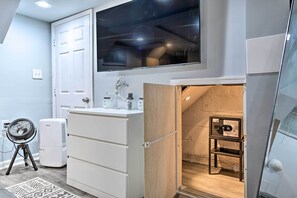 Apartment (0 Bedroom) | Interior