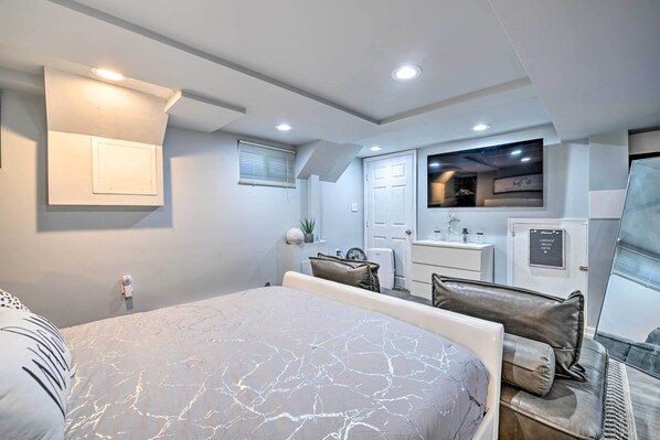 Apartment (0 Bedroom) | Interior