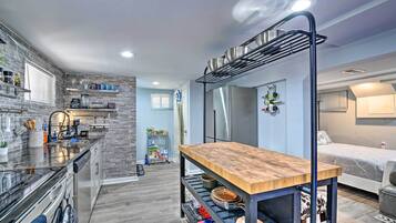 Apartment (0 Bedroom) | Interior