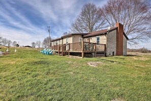 House (2 Bedrooms) | Interior - Family Home w/ Deck, 2 Mi to Lake Cumberland (Monticello)