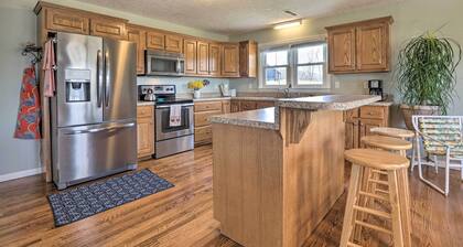 Family Home w/ Deck, 2 Mi to Lake Cumberland