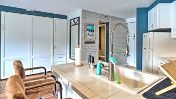 Apartment (0 Bedroom) | Interior