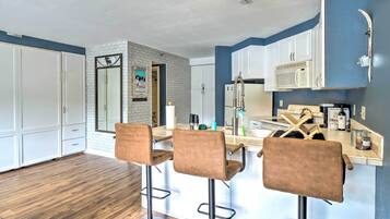 Apartment (0 Bedroom) | Interior