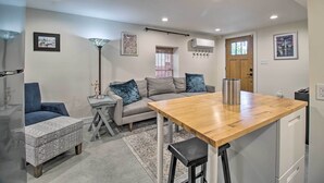 Interior - Contemporary DC Condo w/ Central Location! (Washington)