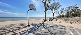 'ania's Retreat' w/ Deck: Walk to Lake Michigan!