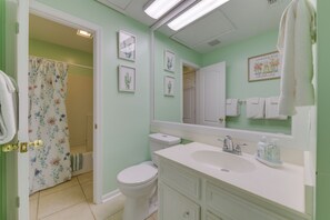 Apartment (1 Bedroom) | Interior - Cozy PCB Condo < 1/2 Mile to Public Beach Access! (Panama City Beach)