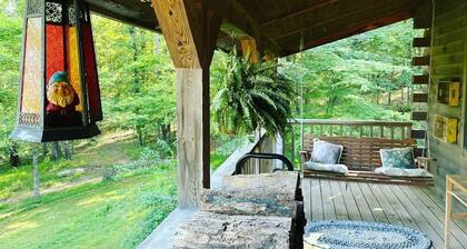 Ozark Mountain Log Cabin Retreat in Northwest Arkansas