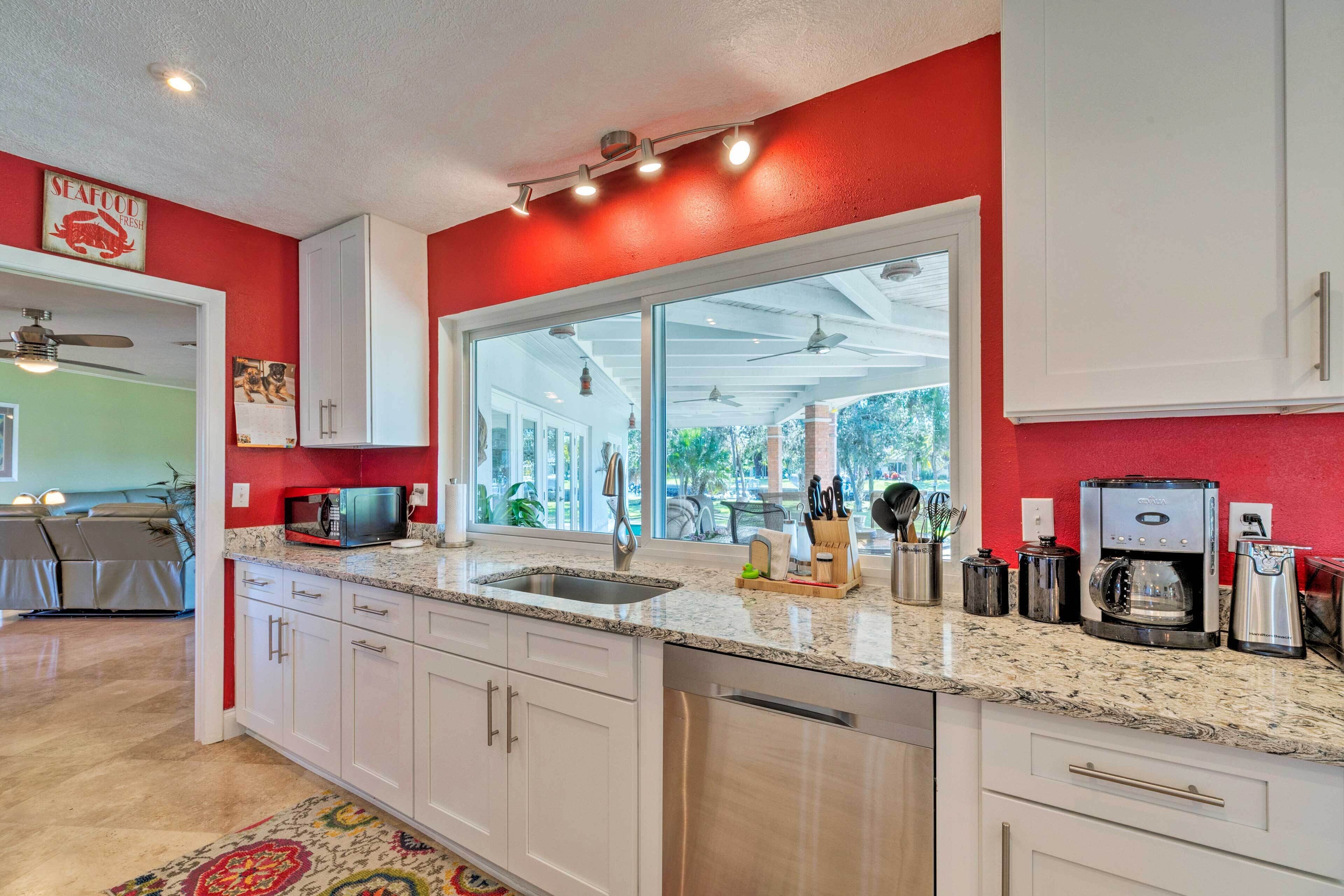 House (3 Bedrooms) | Private kitchen | Microwave, oven, stovetop, dishwasher