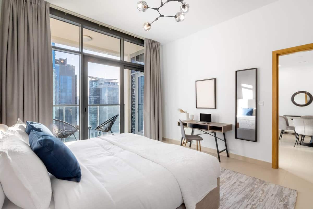 Business Apartment (Bellevue T1 1408) | 1 bedroom, premium bedding, memory-foam beds, in-room safe