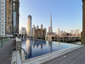 Outdoor pool - Silkhaus Bellevue, Downtown Dubai (Dubai)