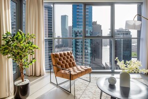 Business Apartment (Bellevue T1 2107) | City view