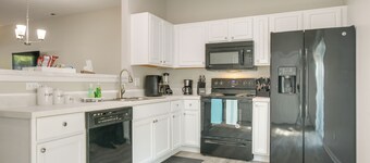 Pet-friendly Family Townhome w/ Private Patio