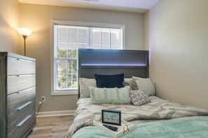 Apartment (3 Bedrooms) | Interior - Pet-friendly Family Townhome w/ Private Patio (Raleigh)