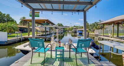 Boat Dock & Kayaks: Canalfront Home in Homosassa