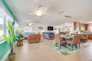 House (3 Bedrooms) | Interior - Boat Dock & Kayaks: Canalfront Home in Homosassa (Homosassa)