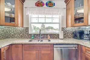House (3 Bedrooms) | Interior - Boat Dock & Kayaks: Canalfront Home in Homosassa (Homosassa)