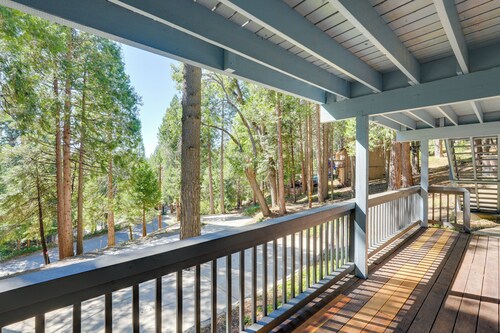 12 Mi to Apple Hill: Family-friendly Cabin Retreat