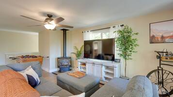 House (3 Bedrooms) | Interior