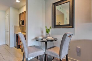 Apartment (0 Bedroom) | Interior