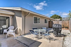 Interior - Half-mi to Beach Access: Sunny Miramar Villa! (Miramar Beach)