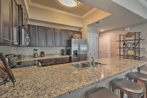 Apartment (3 Bedrooms) | Private kitchen | Microwave, oven, stovetop, dishwasher - Miramar Beach Home: Patio, Pool, Walk to Gulf! (Miramar Beach)