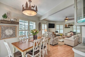 Interior - 1 Mi to Jenkinson Lake: Apples Chalet w/ Deck (Pollock Pines)