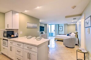 Apartment (0 Bedroom) | Interior - Oceanfront Luxury Renovated Resort Getaway! (Fort Lauderdale)