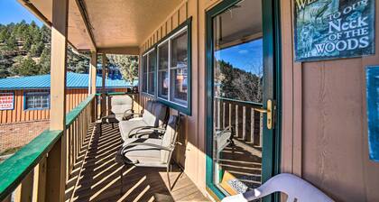 Red River Condo w/ Fire Pit: 1/2 Mi to Slopes!