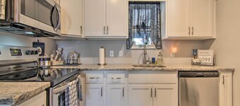 海洋城海灘附近: 海濱公寓，帶露台！