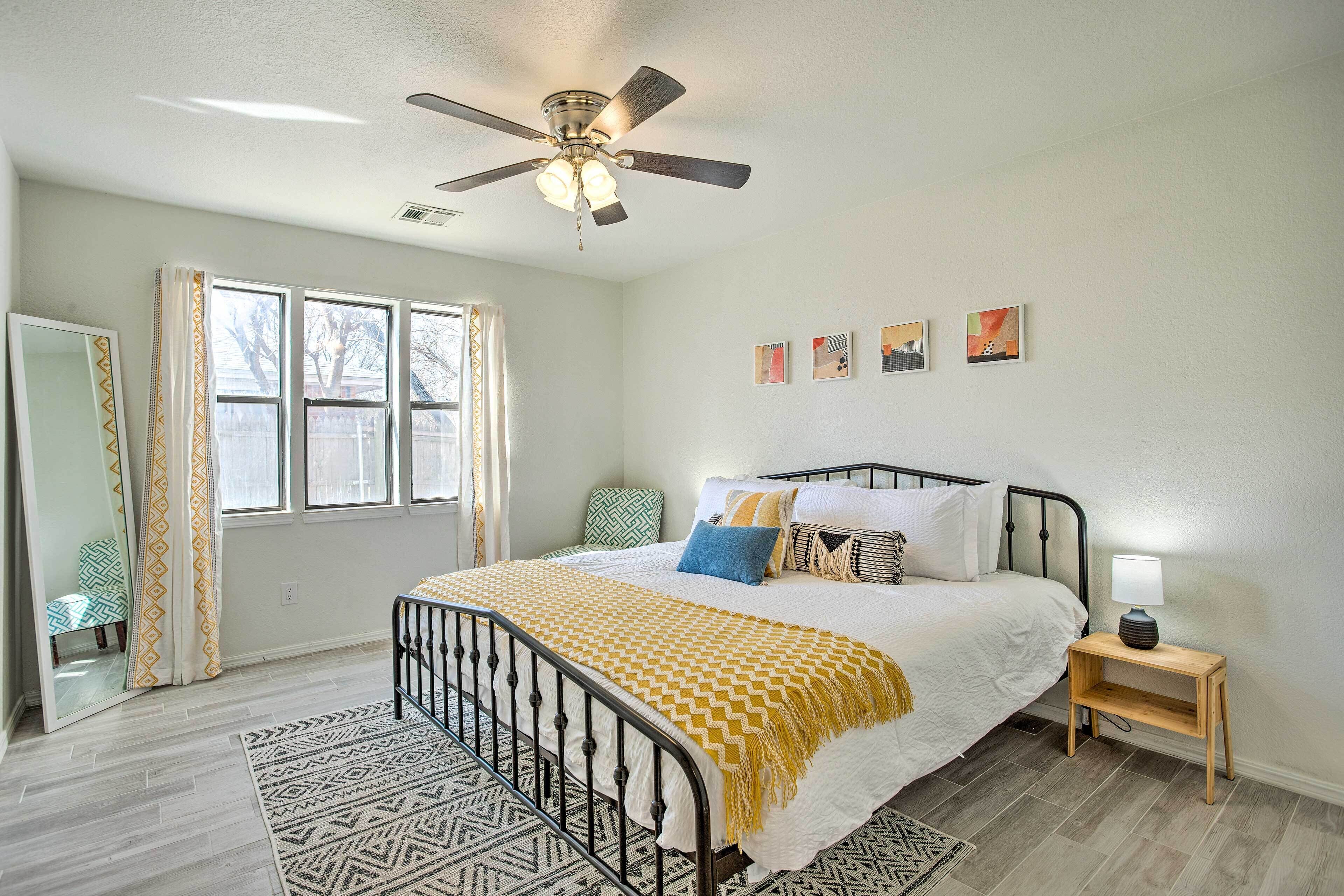 House (3 Bedrooms) | Interior