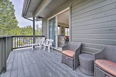 2 Mi to Donner Lake: Walkable Truckee Condo!