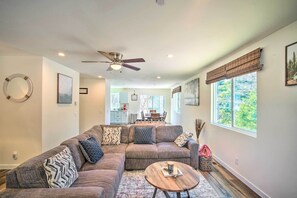 Télévision, cheminée, table de tennis de table